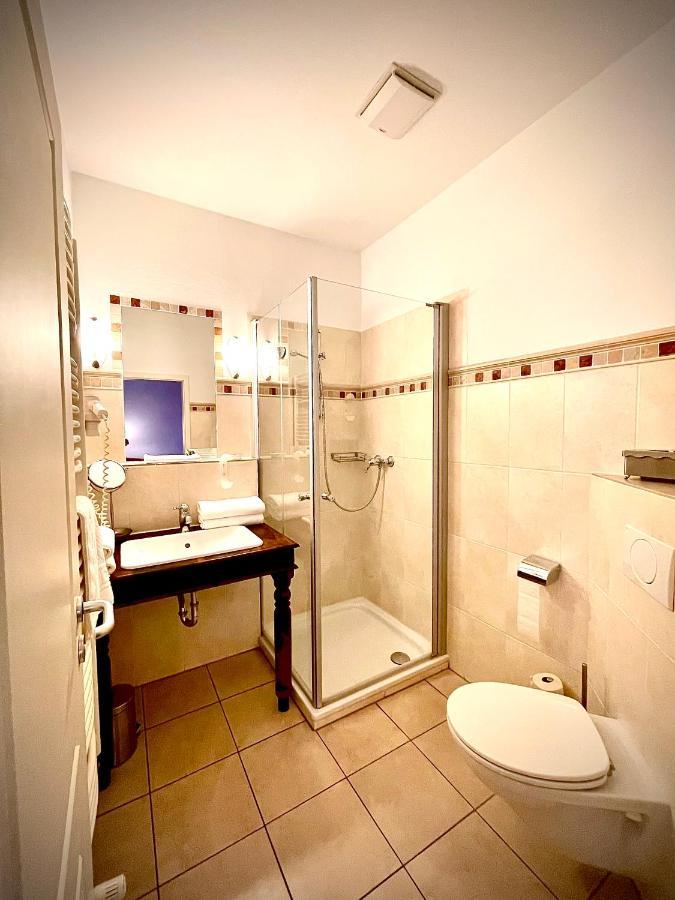 Hotel Zur Roemerbruecke Нойвід Екстер'єр фото